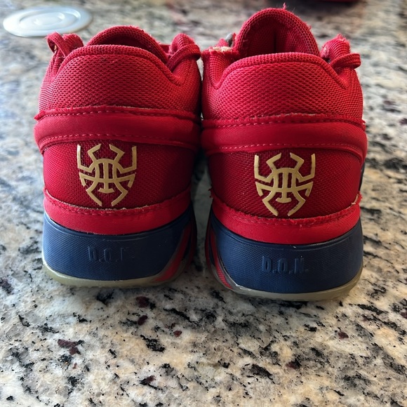 Adidas D.O.N. Marvel Issue #2 -Toddler size 11k - Picture 4 of 8